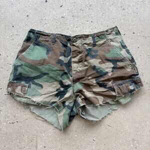 Vintage 80s US Army Camo Military Cut Off Shorts 32x3